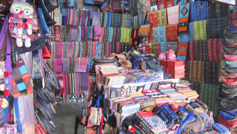 Check Out The Best 6 Flea Markets in Pakistan!